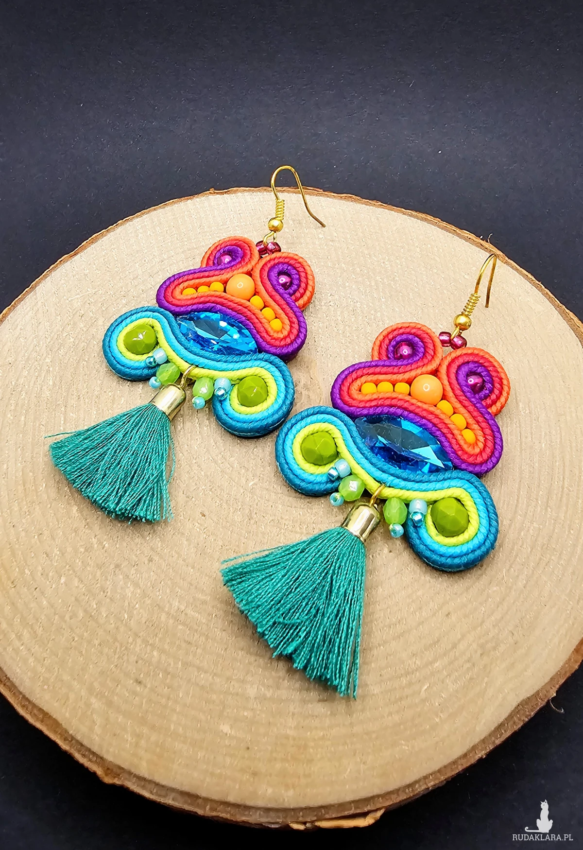 Kolorowe kolczyki sutasz z chwostami